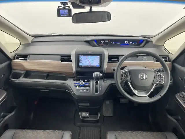 ホンダ フリード クロスター 群馬県 2023(令5)年 0.3万km スーパープラチナグレーメタリック ナビ 衝突被害軽減ブレーキ バックカメラ　ルーフレール　ハーフレザー　アダプティブクルーズコントロール　シートヒーター　LED　ETC オートライト　スマートキー　アイドリングストップ　禁煙車