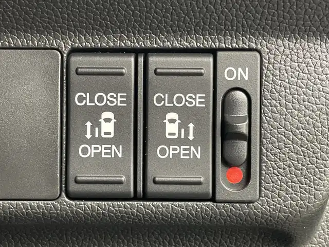 ホンダ フリード クロスター 群馬県 2023(令5)年 0.3万km スーパープラチナグレーメタリック ナビ 衝突被害軽減ブレーキ バックカメラ　ルーフレール　ハーフレザー　アダプティブクルーズコントロール　シートヒーター　LED　ETC オートライト　スマートキー　アイドリングストップ　禁煙車