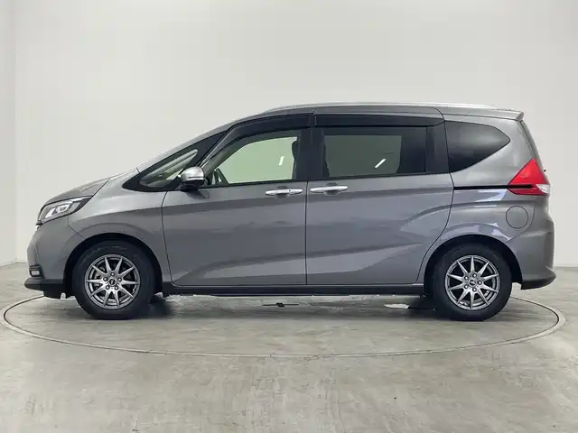ホンダ フリード クロスター 群馬県 2023(令5)年 0.3万km スーパープラチナグレーメタリック ナビ 衝突被害軽減ブレーキ バックカメラ　ルーフレール　ハーフレザー　アダプティブクルーズコントロール　シートヒーター　LED　ETC オートライト　スマートキー　アイドリングストップ　禁煙車