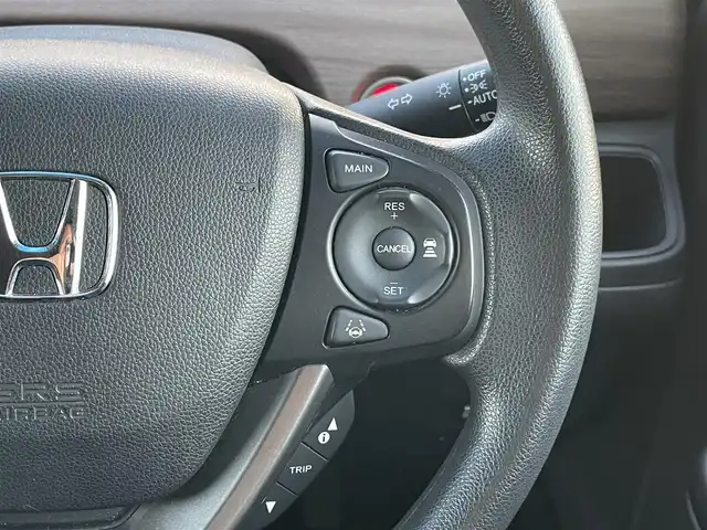 ホンダ フリード ハイブリット G ホンダセンシング 岡山県 2020(令2)年 6.9万km クリスタルブラックパール 登録時走行距離：　68766km/ワンオーナー/禁煙車/純正SDナビ(型番：VXM-204VFi)/　(CD/DVD/フルセグTV/Bluetooth)/バックカメラ/クルーズコントロール(追従走行あり)/衝突被害軽減システム/車線逸脱警報/先行車発進お知らせ機能/ETC/両側パワースライドドア/シートヒーター/ステアリングスイッチ/純正LEDヘッドライト/フォグライト/オートライト/プッシュスタート/スマートキー/アイドリングストップ/ドアバイザー/ウインカーミラー/電動格納ミラー/純正フロアマット/横滑防止装置/盗難防止装置/取扱説明書/新車時整備手帳（保証書）