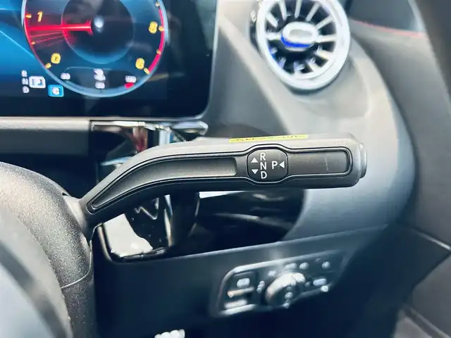 メルセデス・ベンツ ＧＬＡ２００ｄ 4マチック AMGライン 大阪府 2020(令2)年 3.7万km マウンテングレー サンルーフ/レーダーセーフティP/ハーフレザー/メモリ付きパワーシート/シートヒーター/純正ナビ/TV/360度カメラ/ACC/ブラインドスポット/純正20インチAW/LEDヘッドライト/アンビエントライト/電動リアゲート/ワイヤレス充電
