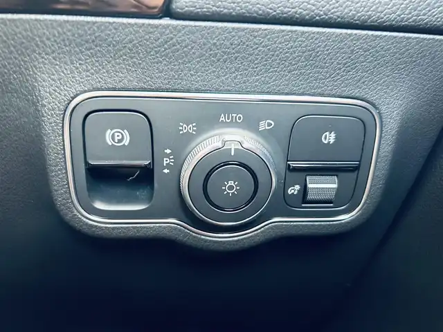メルセデス・ベンツ ＧＬＡ２００ｄ 4マチック AMGライン 大阪府 2020(令2)年 3.7万km マウンテングレー サンルーフ/レーダーセーフティP/ハーフレザー/メモリ付きパワーシート/シートヒーター/純正ナビ/TV/360度カメラ/ACC/ブラインドスポット/純正20インチAW/LEDヘッドライト/アンビエントライト/電動リアゲート/ワイヤレス充電
