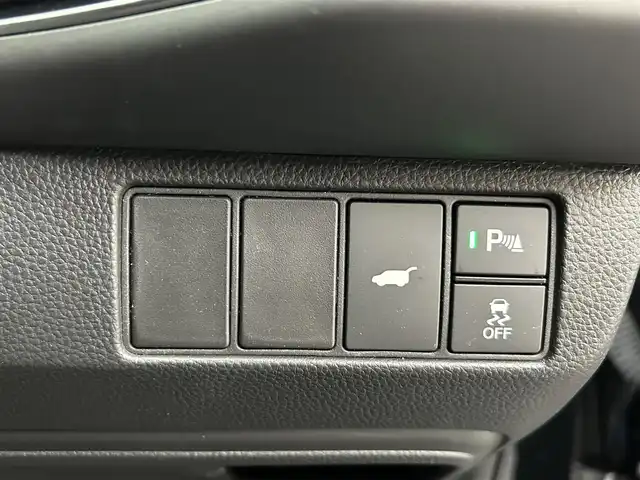 ホンダ ヴェゼル ハイブリッド e:HEV Z 愛媛県 2025(令7)年 0.1万km クリスタルブラックパール ・Honda SENSING	/・ブラインドスポットインフォメーション/・アダプティブドライビングビーム(ADB)/ ・Honda CONNECT for Gathers＋ナビ装着用スペシャルパッケージ/（フルセグTV・BT・FM・AM・applecarplay・android auto・USB）/・運転席助手席シートヒーター/・ハンズフリーアクセスパワーテールゲート(予約クローズ機能付)/・LEDシーケンシャルターンシグナルランプ/・18インチアルミホイール/・コンビシート/・本革巻きステアリング/・衝突軽減ブレーキ/・レーダークルーズコントロール/・オートマチックハイビーム/・ステアリングヒーター/・スペアキー