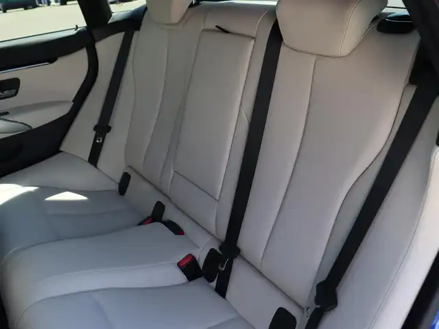 ＢＭＷ ４２０ｉ グランクーペ Mスポーツ 宮城県 2015(平27)年 4.5万km エストリル・ブルー ワンオーナー/純正ナビ/・ＣＤ・ＤＶＤ・ＢＴ・ＵＳＢ・ＡＵＸ/バックカメラ/インテリジェントセーフティ/・衝突警告・歩行者警告・車線逸脱警告/アダプティブクルーズコントロール/コンフォートアクセス/パワーテールゲート/ホワイトレザーシート/・左右パワーシート・シートヒーター/・Ｄ席メモリー機能付き/マニュアルモード付/・パドルシフト/ミラー一体型ＥＴＣ/アイドリングストップ/プッシュスタート/キセノンヘッドライト/Ｍスポーツ純正１８インチＡＷ