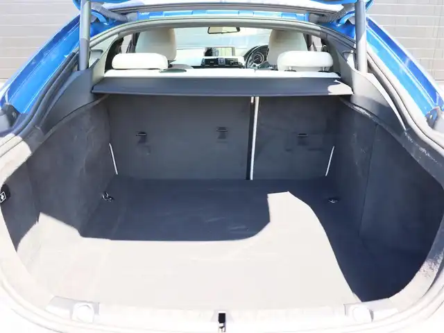 ＢＭＷ ４２０ｉ グランクーペ Mスポーツ 宮城県 2015(平27)年 4.5万km エストリル・ブルー ワンオーナー/純正ナビ/・ＣＤ・ＤＶＤ・ＢＴ・ＵＳＢ・ＡＵＸ/バックカメラ/インテリジェントセーフティ/・衝突警告・歩行者警告・車線逸脱警告/アダプティブクルーズコントロール/コンフォートアクセス/パワーテールゲート/ホワイトレザーシート/・左右パワーシート・シートヒーター/・Ｄ席メモリー機能付き/マニュアルモード付/・パドルシフト/ミラー一体型ＥＴＣ/アイドリングストップ/プッシュスタート/キセノンヘッドライト/Ｍスポーツ純正１８インチＡＷ