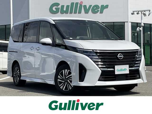 日産 セレナ ハイウェイスター V 佐賀県 2023(令5)年 3.6万km プリズムホワイト 社外7型ナビゲーション「AVN-LBS01」/・AM/FM/BT//・インテリジェントアラウンドビューモニター/両側パワースライドドア/前方ドライブレコーダー/インテリジェントルームミラー/USB入力端子/プロパイロット/アダプティブLEDヘッドライト/純正16インチアルミホイール/スマートキー/新車保証書/取扱説明書/スペアキー1本/インテリジェントセーフティー/・インテリジェント エマージェンシーブレーキ（自動ブレーキ）/・インテリジェント クルーズコントロール（追従型クルコン）/・車線逸脱警報（LDW）＆ 車線逸脱防止支援（LDP）/・ブラインドスポット警報（BSW）/・後側方衝突防止支援システム（BSI）/・後退時車両検知（RCTA）/・踏み間違い衝突防止アシスト/・標識検知機能