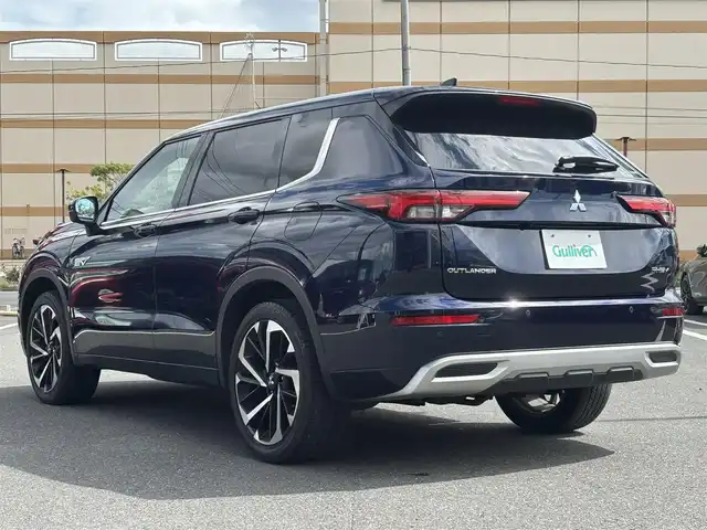 三菱 アウトランダー ＰＨＥＶ P 宮城県 2022(令4)年 5.6万km コスミックブルーマイカ 登録時走行距離55137km/純正ナビ/ワンセグTV/Bluetooth/マルチアラウンドモニター/パドルシフト/ハイブリットモニター/BOSEスピーカー/プッシュスタート/スマートキー/全方位カメラ/シートヒーター/コーナーセンサー/純正アルミホイール/置くだけ充電/シートメモリー/LEDヘッドライト