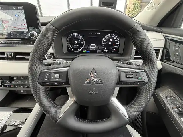 三菱 アウトランダー ＰＨＥＶ P 宮城県 2022(令4)年 5.6万km コスミックブルーマイカ 登録時走行距離55137km/純正ナビ/ワンセグTV/Bluetooth/マルチアラウンドモニター/パドルシフト/ハイブリットモニター/BOSEスピーカー/プッシュスタート/スマートキー/全方位カメラ/シートヒーター/コーナーセンサー/純正アルミホイール/置くだけ充電/シートメモリー/LEDヘッドライト