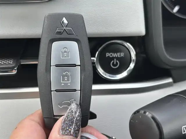 三菱 アウトランダー ＰＨＥＶ P 宮城県 2022(令4)年 5.6万km コスミックブルーマイカ 登録時走行距離55137km/純正ナビ/ワンセグTV/Bluetooth/マルチアラウンドモニター/パドルシフト/ハイブリットモニター/BOSEスピーカー/プッシュスタート/スマートキー/全方位カメラ/シートヒーター/コーナーセンサー/純正アルミホイール/置くだけ充電/シートメモリー/LEDヘッドライト