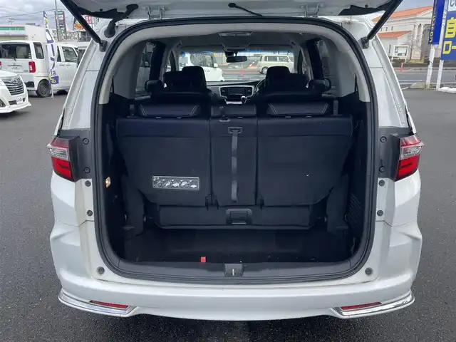 ホンダ オデッセイ アブソルート 20thアニバーサリー 和歌山県 2014(平26)年 11.1万km ホワイトオーキッドパール (株)IDOMが運営する【じしゃロン和歌山店】の自社ローン対象車両になります。こちらは現金ご利用時の価格です。自社ローンご希望の方は別途その旨お申付け下さい。/社外メモリーナビ/BT/SD/CD/DVD/社外フリップダウンモニター/衝突被害軽減ブレーキ/横滑り防止装置/クルーズコントロール/ETC/アイドリングストップ/両側パワースライドドア/D席パワーシート/オットマン/ハーフレザーシート/革巻きステアリング/ステアリングリモコン/パドルシフト/MTモード付AT/レーダー探知機/プッシュスタート/スマートキー/LEDヘッドライト/オートライト/フォグランプ/電動格納ミラー/ヒーテッドドアミラー/ウィンカーミラー/純正フロアマット/スペアキー/社外エンジンスターター