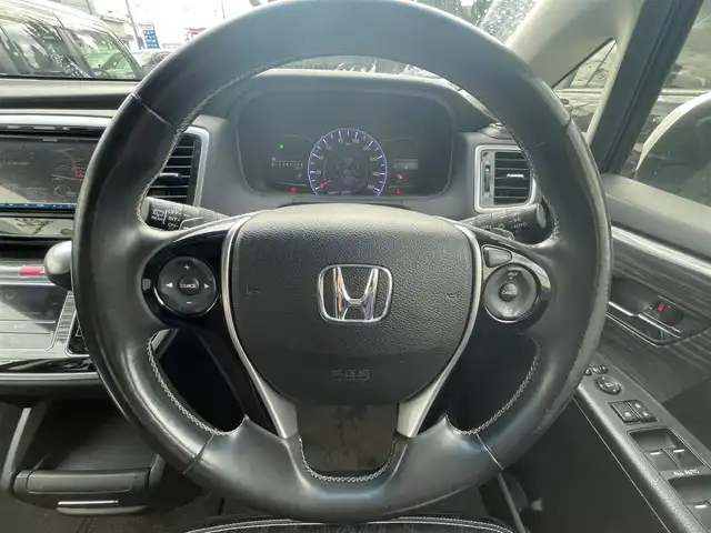 ホンダ オデッセイ アブソルート 20thアニバーサリー 和歌山県 2014(平26)年 11.1万km ホワイトオーキッドパール (株)IDOMが運営する【じしゃロン和歌山店】の自社ローン対象車両になります。こちらは現金ご利用時の価格です。自社ローンご希望の方は別途その旨お申付け下さい。/社外メモリーナビ/BT/SD/CD/DVD/社外フリップダウンモニター/衝突被害軽減ブレーキ/横滑り防止装置/クルーズコントロール/ETC/アイドリングストップ/両側パワースライドドア/D席パワーシート/オットマン/ハーフレザーシート/革巻きステアリング/ステアリングリモコン/パドルシフト/MTモード付AT/レーダー探知機/プッシュスタート/スマートキー/LEDヘッドライト/オートライト/フォグランプ/電動格納ミラー/ヒーテッドドアミラー/ウィンカーミラー/純正フロアマット/スペアキー/社外エンジンスターター