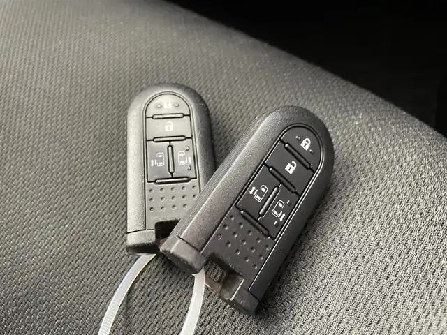 トヨタ タンク カスタムG－T 群馬県 2019(平31)年 4.9万km レーザーブルークリスタルシャイン 禁煙車　純正８型ナビ　バックカメラ　衝突軽減　両側パワースライドドア　シートヒーター　ビルトインＥＴＣ２．０　アイドリングストップ　ドライブレコーダー　スマートキー　プッシュスタート