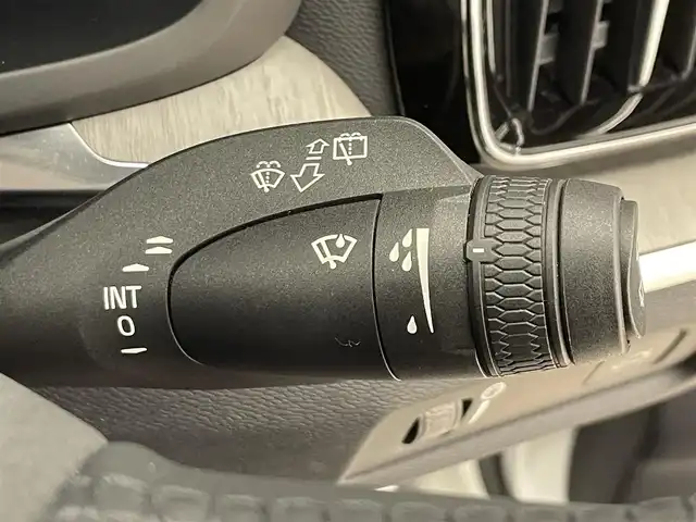 ボルボ Ｖ６０ クロスカントリー B5 AWD プロ 岡山県 2021(令3)年 3.4万km クリスタルホワイトP 純正SENSUS/360°カメラ/Harman/Kardonオーディオ/フルセグTV/Bluetooth/AppleCarPlay/ワイヤレスチャージ/ACC/オートライト/オートワイパー/AHB/Citysafety/LKA/BUS/ロードサインインフォメーション/ドライバーアラート/PDC/パワーテールゲート/19インチアルミホイール/ドライブレコーダー（F/R）/オートハイビーム
