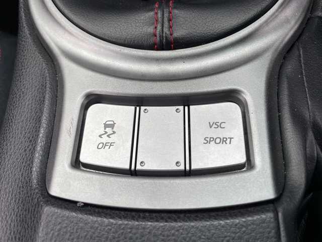 スバル ＢＲＺ S 三重県 2013(平25)年 7.8万km サテンホワイトパール 登録時走行距離　７８０３５ｋｍ/禁煙車/６MT/社外ナビ（カロッツェリア）/AM/FM/MSV/SD/Bluetooth/TV（フルセグ）/ETC/ドラレコ/バックカメラ/横滑り防止システム/純正シート/純正エアロ/社外アルミホイール/AUTOライト/AUTOウィンドウ