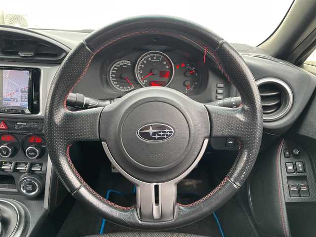 スバル ＢＲＺ S 三重県 2013(平25)年 7.8万km サテンホワイトパール 登録時走行距離　７８０３５ｋｍ/禁煙車/６MT/社外ナビ（カロッツェリア）/AM/FM/MSV/SD/Bluetooth/TV（フルセグ）/ETC/ドラレコ/バックカメラ/横滑り防止システム/純正シート/純正エアロ/社外アルミホイール/AUTOライト/AUTOウィンドウ