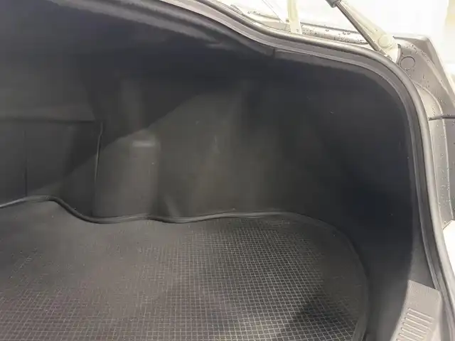 トヨタ クラウン ハイブリッド RS 三重県 2019(平31)年 2.8万km ホワイトパールクリスタルシャイン ハイブリッド/FR/MTモード付フロアCVT/純正 8インチナビ/（AM/FM/CD/DVD/Blu-ray/SDREC/SD/USB/Bluetooth/Miracast/AUX/TV）/バックガイドモニター/ドライブレコーダー 前後/ビルトイン ETC2.0/Toyota Safety Sense/・プリクラッシュセーフティ/・レーントレーシングアシスト/・レーダークルコン/・ロードサインアシスト/・アダプティブハイビームシステム/・ブラインドスポットモニター＋リヤクロストラフィックオートブレーキ/・インテリジェントクリアランスソナー［パーキングサポートブレーキ（静止物）］/など/装備/・3眼LEDヘッドランプ/・シートヒーター（D/N）/・ステアリングヒーター/・パワーシート（D8way＋ランバーサポート/N4way（肩口スイッチ付））/・カラーヘッドアップディスプレイ/・左右独立オートエアコン/・雨滴感応式フロントワイパー/・電動チルト&テレスコピックステアリング/・オートライト/・純正18inAW/・プッシュスタート/・ステアリングスイッチ/・取/ナビ取/・スマートキーx2/など