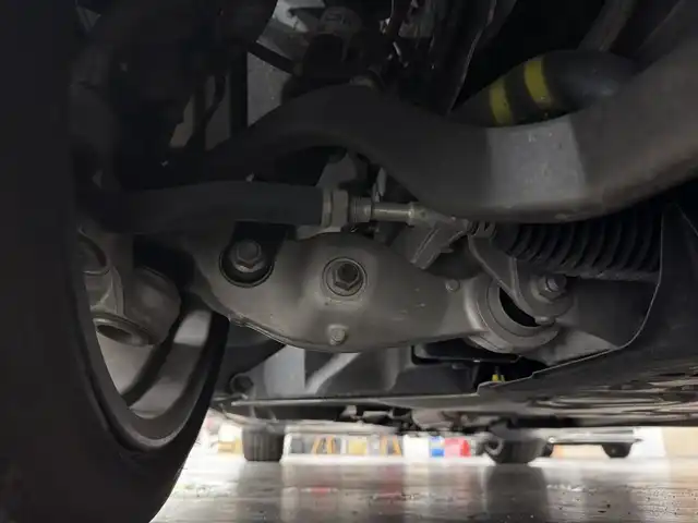 トヨタ クラウン ハイブリッド RS 三重県 2019(平31)年 2.8万km ホワイトパールクリスタルシャイン ハイブリッド/FR/MTモード付フロアCVT/純正 8インチナビ/（AM/FM/CD/DVD/Blu-ray/SDREC/SD/USB/Bluetooth/Miracast/AUX/TV）/バックガイドモニター/ドライブレコーダー 前後/ビルトイン ETC2.0/Toyota Safety Sense/・プリクラッシュセーフティ/・レーントレーシングアシスト/・レーダークルコン/・ロードサインアシスト/・アダプティブハイビームシステム/・ブラインドスポットモニター＋リヤクロストラフィックオートブレーキ/・インテリジェントクリアランスソナー［パーキングサポートブレーキ（静止物）］/など/装備/・3眼LEDヘッドランプ/・シートヒーター（D/N）/・ステアリングヒーター/・パワーシート（D8way＋ランバーサポート/N4way（肩口スイッチ付））/・カラーヘッドアップディスプレイ/・左右独立オートエアコン/・雨滴感応式フロントワイパー/・電動チルト&テレスコピックステアリング/・オートライト/・純正18inAW/・プッシュスタート/・ステアリングスイッチ/・取/ナビ取/・スマートキーx2/など