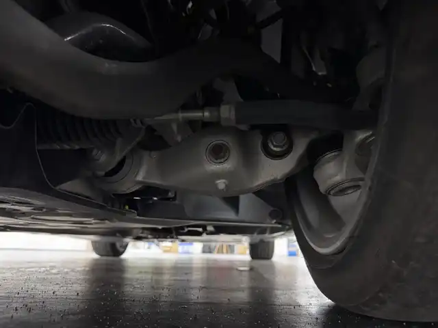 トヨタ クラウン ハイブリッド RS 三重県 2019(平31)年 2.8万km ホワイトパールクリスタルシャイン ハイブリッド/FR/MTモード付フロアCVT/純正 8インチナビ/（AM/FM/CD/DVD/Blu-ray/SDREC/SD/USB/Bluetooth/Miracast/AUX/TV）/バックガイドモニター/ドライブレコーダー 前後/ビルトイン ETC2.0/Toyota Safety Sense/・プリクラッシュセーフティ/・レーントレーシングアシスト/・レーダークルコン/・ロードサインアシスト/・アダプティブハイビームシステム/・ブラインドスポットモニター＋リヤクロストラフィックオートブレーキ/・インテリジェントクリアランスソナー［パーキングサポートブレーキ（静止物）］/など/装備/・3眼LEDヘッドランプ/・シートヒーター（D/N）/・ステアリングヒーター/・パワーシート（D8way＋ランバーサポート/N4way（肩口スイッチ付））/・カラーヘッドアップディスプレイ/・左右独立オートエアコン/・雨滴感応式フロントワイパー/・電動チルト&テレスコピックステアリング/・オートライト/・純正18inAW/・プッシュスタート/・ステアリングスイッチ/・取/ナビ取/・スマートキーx2/など