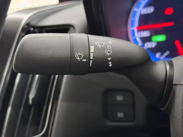 トヨタ クラウン ハイブリッド RS 三重県 2019(平31)年 2.8万km ホワイトパールクリスタルシャイン ハイブリッド/FR/MTモード付フロアCVT/純正 8インチナビ/（AM/FM/CD/DVD/Blu-ray/SDREC/SD/USB/Bluetooth/Miracast/AUX/TV）/バックガイドモニター/ドライブレコーダー 前後/ビルトイン ETC2.0/Toyota Safety Sense/・プリクラッシュセーフティ/・レーントレーシングアシスト/・レーダークルコン/・ロードサインアシスト/・アダプティブハイビームシステム/・ブラインドスポットモニター＋リヤクロストラフィックオートブレーキ/・インテリジェントクリアランスソナー［パーキングサポートブレーキ（静止物）］/など/装備/・3眼LEDヘッドランプ/・シートヒーター（D/N）/・ステアリングヒーター/・パワーシート（D8way＋ランバーサポート/N4way（肩口スイッチ付））/・カラーヘッドアップディスプレイ/・左右独立オートエアコン/・雨滴感応式フロントワイパー/・電動チルト&テレスコピックステアリング/・オートライト/・純正18inAW/・プッシュスタート/・ステアリングスイッチ/・取/ナビ取/・スマートキーx2/など