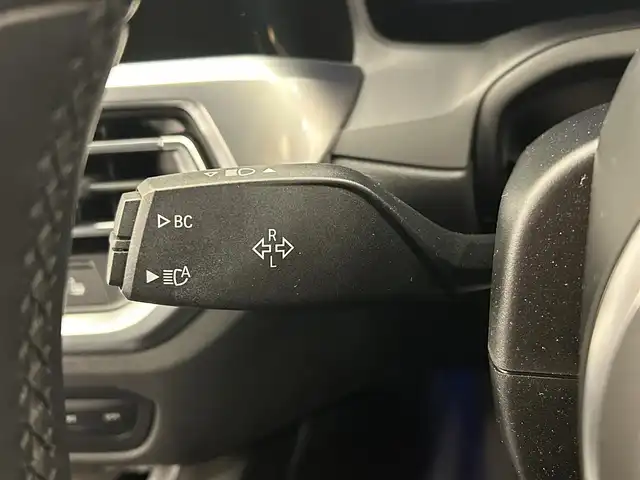 ＢＭＷ ３２０ｄ xDrive Mスポーツ 岡山県 2019(令1)年 3.8万km アルピンホワイトⅢ コンフォートパッケージ/→オートマチックテールゲートオペレーション/→ストレージパッケージ/→HiFiスピーカー/BMW iDrive7/Rカメラ/パーキングアシスト/後退アシスト/ブレーキオートホールド/ACC/オートライト/オートハイビーム/レインセンサー/PDC/Bluetooth/USB/アップルカープレイ/Mスポーツ純正18インチアルミ/リアフィルム/ハーフレザーシート/パワーシート/シートヒーター/SOSコール/アンビエントライト/正面衝突警告/側面衝突警告/車線逸脱警告/車線変更警告/　