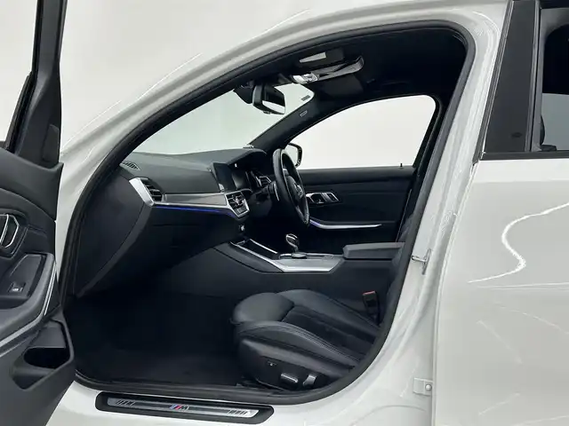 ＢＭＷ ３２０ｄ xDrive Mスポーツ 岡山県 2019(令1)年 3.8万km アルピンホワイトⅢ コンフォートパッケージ/→オートマチックテールゲートオペレーション/→ストレージパッケージ/→HiFiスピーカー/BMW iDrive7/Rカメラ/パーキングアシスト/後退アシスト/ブレーキオートホールド/ACC/オートライト/オートハイビーム/レインセンサー/PDC/Bluetooth/USB/アップルカープレイ/Mスポーツ純正18インチアルミ/リアフィルム/ハーフレザーシート/パワーシート/シートヒーター/SOSコール/アンビエントライト/正面衝突警告/側面衝突警告/車線逸脱警告/車線変更警告/　