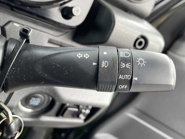 スズキ ジムニー XC 長野県 2018(平30)年 3.6万km ジャングルグリーン 禁煙車/社外7インチナビ/【CN-E300D】/（CD/ワンセグTV/Bluetooth）/セーフティーサポート/・デュアルセンサーブレーキサポート/・誤発進抑制機能/・車線逸脱警報機能/・ふらつき警報機能/・先行車発進お知らせ機能/・標識認識機能/・ハイビームアシスト/ビルトインETC/クルーズコントロール/革巻きステアリング/ステアリングスイッチ/前席シートヒーター/ドライブレコーダー/LEDヘッドライト/フォグランプ/オートライト/スマートキー/Pスタート/電動格納ミラー/純正16インチAW/純正フロアマット/純正ドアバイザー