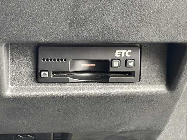 スズキ ジムニー XC 長野県 2018(平30)年 3.6万km ジャングルグリーン 禁煙車/社外7インチナビ/【CN-E300D】/（CD/ワンセグTV/Bluetooth）/セーフティーサポート/・デュアルセンサーブレーキサポート/・誤発進抑制機能/・車線逸脱警報機能/・ふらつき警報機能/・先行車発進お知らせ機能/・標識認識機能/・ハイビームアシスト/ビルトインETC/クルーズコントロール/革巻きステアリング/ステアリングスイッチ/前席シートヒーター/ドライブレコーダー/LEDヘッドライト/フォグランプ/オートライト/スマートキー/Pスタート/電動格納ミラー/純正16インチAW/純正フロアマット/純正ドアバイザー