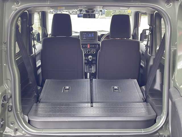 スズキ ジムニー XC 長野県 2018(平30)年 3.6万km ジャングルグリーン 禁煙車/社外7インチナビ/【CN-E300D】/（CD/ワンセグTV/Bluetooth）/セーフティーサポート/・デュアルセンサーブレーキサポート/・誤発進抑制機能/・車線逸脱警報機能/・ふらつき警報機能/・先行車発進お知らせ機能/・標識認識機能/・ハイビームアシスト/ビルトインETC/クルーズコントロール/革巻きステアリング/ステアリングスイッチ/前席シートヒーター/ドライブレコーダー/LEDヘッドライト/フォグランプ/オートライト/スマートキー/Pスタート/電動格納ミラー/純正16インチAW/純正フロアマット/純正ドアバイザー