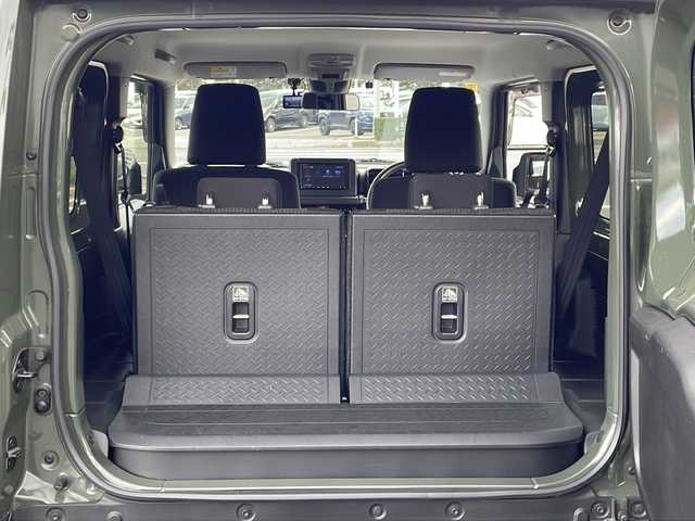 スズキ ジムニー XC 長野県 2018(平30)年 3.6万km ジャングルグリーン 禁煙車/社外7インチナビ/【CN-E300D】/（CD/ワンセグTV/Bluetooth）/セーフティーサポート/・デュアルセンサーブレーキサポート/・誤発進抑制機能/・車線逸脱警報機能/・ふらつき警報機能/・先行車発進お知らせ機能/・標識認識機能/・ハイビームアシスト/ビルトインETC/クルーズコントロール/革巻きステアリング/ステアリングスイッチ/前席シートヒーター/ドライブレコーダー/LEDヘッドライト/フォグランプ/オートライト/スマートキー/Pスタート/電動格納ミラー/純正16インチAW/純正フロアマット/純正ドアバイザー