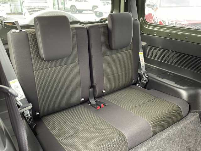 スズキ ジムニー XC 長野県 2018(平30)年 3.6万km ジャングルグリーン 禁煙車/社外7インチナビ/【CN-E300D】/（CD/ワンセグTV/Bluetooth）/セーフティーサポート/・デュアルセンサーブレーキサポート/・誤発進抑制機能/・車線逸脱警報機能/・ふらつき警報機能/・先行車発進お知らせ機能/・標識認識機能/・ハイビームアシスト/ビルトインETC/クルーズコントロール/革巻きステアリング/ステアリングスイッチ/前席シートヒーター/ドライブレコーダー/LEDヘッドライト/フォグランプ/オートライト/スマートキー/Pスタート/電動格納ミラー/純正16インチAW/純正フロアマット/純正ドアバイザー