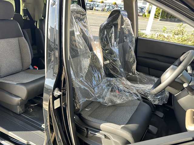 ホンダ フリード ハイブリット e:HEV AIR EX 静岡県 2025(令7)年 0.1千km クリスタルブラックパール 純正ナビ/・ラジオ/フルセグTV/・Apple CarPlay/Android Auto/Bluetooth/主要装備/・レーダークルーズコントロール　/・両側パワースライドドア　/・ＢＳＭ　/・バックカメラ　/・レーンキープアシスト　/・オートホールド　/・オートハイビーム　/・オートライト　/・ＬＥＤヘッドライト　/・ハーフレザーシート/・シートヒーター/・純正アルミホイール/・盗難防止装置/・横滑り防止/・踏み間違い防止機能/・プッシュスタート/・スマートキー