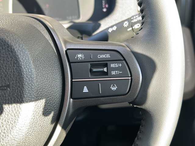 ホンダ フリード ハイブリット e:HEV AIR EX 静岡県 2025(令7)年 0.1千km クリスタルブラックパール 純正ナビ/・ラジオ/フルセグTV/・Apple CarPlay/Android Auto/Bluetooth/主要装備/・レーダークルーズコントロール　/・両側パワースライドドア　/・ＢＳＭ　/・バックカメラ　/・レーンキープアシスト　/・オートホールド　/・オートハイビーム　/・オートライト　/・ＬＥＤヘッドライト　/・ハーフレザーシート/・シートヒーター/・純正アルミホイール/・盗難防止装置/・横滑り防止/・踏み間違い防止機能/・プッシュスタート/・スマートキー