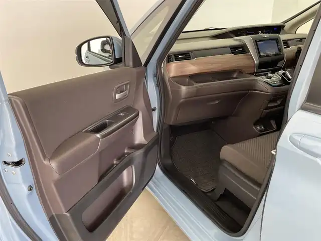 ホンダ フリード ハイブリット G ホンダセンシング 大分県 2021(令3)年 6.2万km シーグラスブルーパール ワンオーナー/6人乗り/ホンダセンシング搭載/・衝突軽減ブレーキ(CMBS)/・誤発進抑制機能/・歩行者事故低減ステアリング/・路外逸脱抑制機能/・ACC(アダプティプクルーズコントロール)/・LKAS(車線維持支援システム)/・先行車発進お知らせ機能/・標識認識機能/純正ナビ　型式：VXM-214VFi/【フルセグTV、DVD再生可、BT対応、USB】/ステアリングスイッチ/バックカメラ/両側電動スライドドア/ビルトインETC/前後ドライブレコーダー/Cパッケージ/・ロールサンシェード/・IRカット(遮熱)/・UVカット機能付フロントウインドウ＋IRカット(遮熱)/・スーパーUVカットフロントドアガラス/・コンフォートビューパッケージ/(親水/ヒーテッドドアミラー＋フロントドア撥水ガラス＋熱線入りフロントドアウインドウ)/・前席シートヒーター/・プラズマクラスター技術搭載フルオートエアコンディショナー/横滑り防止装置/電動格納ミラー/純正フロアマット/オートライト/LEDヘッドライト