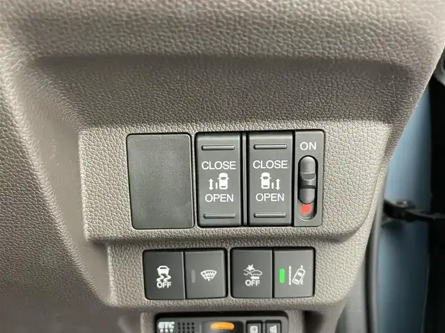 ホンダ フリード ハイブリット G ホンダセンシング 大分県 2021(令3)年 6.2万km シーグラスブルーパール ワンオーナー/6人乗り/ホンダセンシング搭載/・衝突軽減ブレーキ(CMBS)/・誤発進抑制機能/・歩行者事故低減ステアリング/・路外逸脱抑制機能/・ACC(アダプティプクルーズコントロール)/・LKAS(車線維持支援システム)/・先行車発進お知らせ機能/・標識認識機能/純正ナビ　型式：VXM-214VFi/【フルセグTV、DVD再生可、BT対応、USB】/ステアリングスイッチ/バックカメラ/両側電動スライドドア/ビルトインETC/前後ドライブレコーダー/Cパッケージ/・ロールサンシェード/・IRカット(遮熱)/・UVカット機能付フロントウインドウ＋IRカット(遮熱)/・スーパーUVカットフロントドアガラス/・コンフォートビューパッケージ/(親水/ヒーテッドドアミラー＋フロントドア撥水ガラス＋熱線入りフロントドアウインドウ)/・前席シートヒーター/・プラズマクラスター技術搭載フルオートエアコンディショナー/横滑り防止装置/電動格納ミラー/純正フロアマット/オートライト/LEDヘッドライト