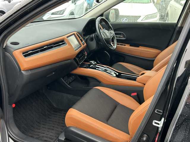 ホンダ ヴェゼル ハイブリッド Z ホンダセンシング 千葉県 2020(令2)年 2.1万km クリスタルブラックパール ８インチナビＶＸＭ－２０５ＶＦＥｉ　バックカメラ　純正ドラレコ　ステアスイッチ　追従クルコン　シートヒーター　ジャズブラウンコンビシート　ＨＤＭＩ　ＢＴ　純正１７インチＡＷ　ＬＥＤライト　オートライト/純正８インチＳＤナビ（ＶＸＭ－２０５ＶＦＥｉ）/純正ドラレコ/ステアリングスイッチ/追従クルコン/シートヒーター/ＨＤＭＩ/バックカメラ/カーテンエアバッグ/ＢＴ/純正ＡＷ/ＬＥＤヘッドライト