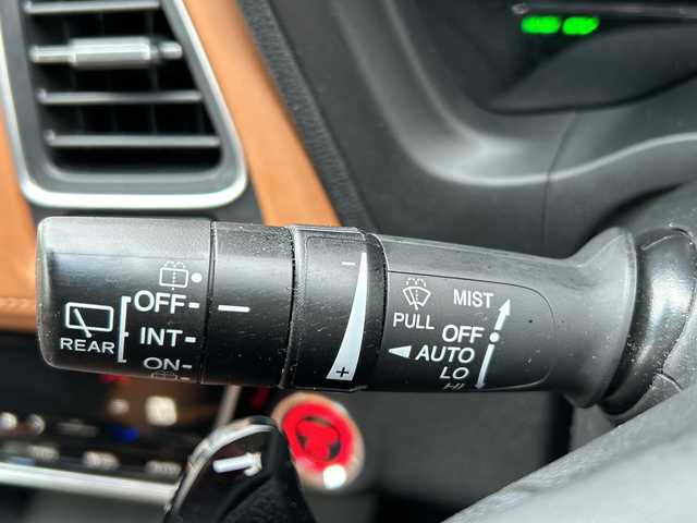 ホンダ ヴェゼル ハイブリッド Z ホンダセンシング 千葉県 2020(令2)年 2.1万km クリスタルブラックパール ８インチナビＶＸＭ－２０５ＶＦＥｉ　バックカメラ　純正ドラレコ　ステアスイッチ　追従クルコン　シートヒーター　ジャズブラウンコンビシート　ＨＤＭＩ　ＢＴ　純正１７インチＡＷ　ＬＥＤライト　オートライト/純正８インチＳＤナビ（ＶＸＭ－２０５ＶＦＥｉ）/純正ドラレコ/ステアリングスイッチ/追従クルコン/シートヒーター/ＨＤＭＩ/バックカメラ/カーテンエアバッグ/ＢＴ/純正ＡＷ/ＬＥＤヘッドライト