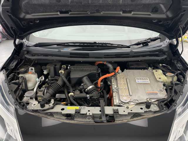 日産 ノート e－パワー X FOUR 長野県 2020(令2)年 2.9万km スーパーブラック イクリプスナビ/ＣＤ再生/地デジＴＶ/USB接続/バックカメラ/衝突被害軽減ブレーキ/車両接近警報装置/オートライト/コーナーセンサー/スマートキー/プッシュスタート/ETC/純正15インチアルミ/社外アルミ＋スタッドレス車載