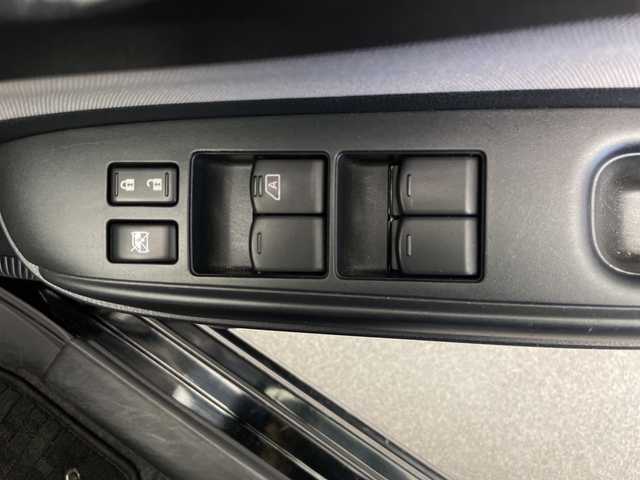 日産 ノート e－パワー X FOUR 長野県 2020(令2)年 2.9万km スーパーブラック イクリプスナビ/ＣＤ再生/地デジＴＶ/USB接続/バックカメラ/衝突被害軽減ブレーキ/車両接近警報装置/オートライト/コーナーセンサー/スマートキー/プッシュスタート/ETC/純正15インチアルミ/社外アルミ＋スタッドレス車載