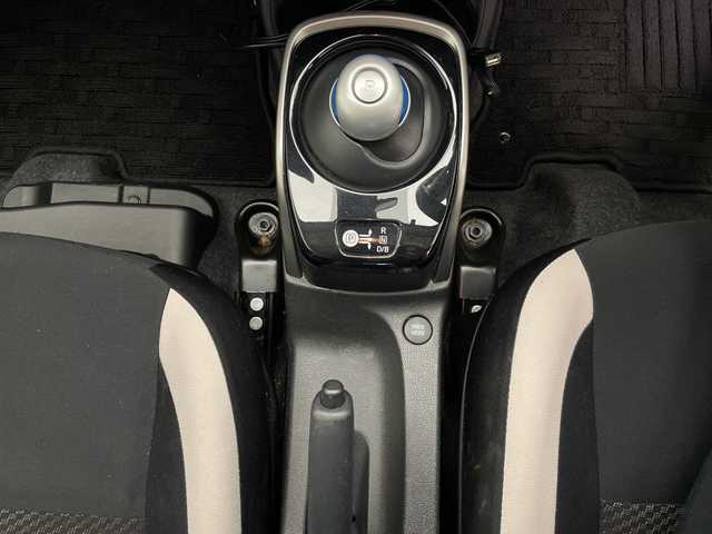 日産 ノート e－パワー X FOUR 長野県 2020(令2)年 2.9万km スーパーブラック イクリプスナビ/ＣＤ再生/地デジＴＶ/USB接続/バックカメラ/衝突被害軽減ブレーキ/車両接近警報装置/オートライト/コーナーセンサー/スマートキー/プッシュスタート/ETC/純正15インチアルミ/社外アルミ＋スタッドレス車載