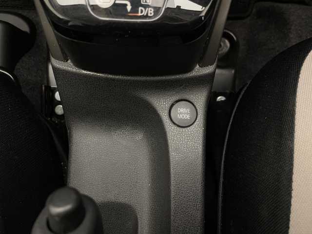 日産 ノート e－パワー X FOUR 長野県 2020(令2)年 2.9万km スーパーブラック イクリプスナビ/ＣＤ再生/地デジＴＶ/USB接続/バックカメラ/衝突被害軽減ブレーキ/車両接近警報装置/オートライト/コーナーセンサー/スマートキー/プッシュスタート/ETC/純正15インチアルミ/社外アルミ＋スタッドレス車載