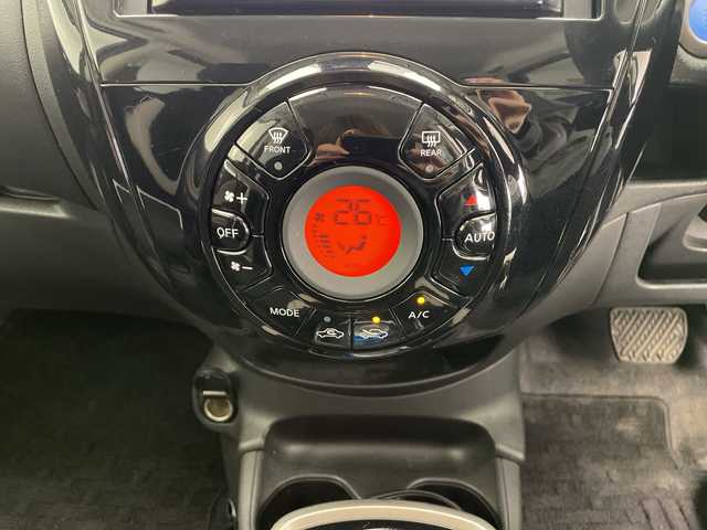 日産 ノート e－パワー X FOUR 長野県 2020(令2)年 2.9万km スーパーブラック イクリプスナビ/ＣＤ再生/地デジＴＶ/USB接続/バックカメラ/衝突被害軽減ブレーキ/車両接近警報装置/オートライト/コーナーセンサー/スマートキー/プッシュスタート/ETC/純正15インチアルミ/社外アルミ＋スタッドレス車載