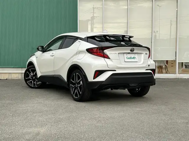 トヨタ Ｃ－ＨＲ S GRスポーツ 福岡県 2020(令2)年 7.9万km ホワイトパールクリスタルシャイン 本革ステアリング/純正メモリナビ(BT、全方位カメラ)/クルーズコントロール(追従あり)/衝突被害軽減システム/レーンキープアシスト/横滑り防止/LEDオートライト/オートマチックハイビーム/純正AW/純正フロアマット/ビルトインETC/ハーフレザーシート(シートヒーター、エアシート)/スペアキー/オートブレーキホールド/GRスポーツ専用エクステリア