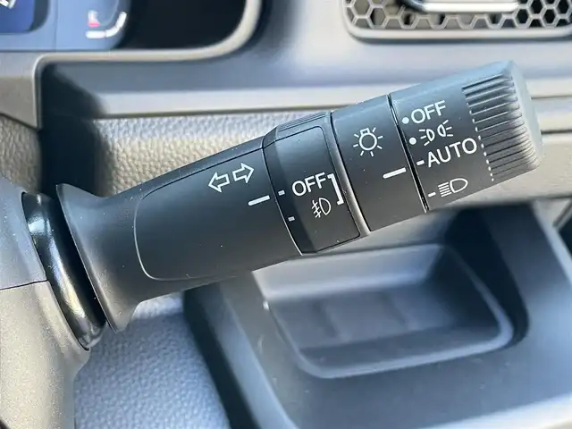 ホンダ ステップワゴン スパーダ eHEV 滋賀県 2025(令7)年 0.1千km クリスタルブラックパール 登録済未使用車/純正11.4インチナビ/【Bluetooth/CD/DVD/フルセグTV/Apple Carplay/Android Auto】/両側パワースライドドア/ハーフレザーシート/バックカメラ/ホンダセンシング/・衝突軽減ブレーキ/・先行車発進お知らせ機能/・歩行者事故低減ステアリング/・路外逸脱抑制機能/・標識認識機能/・渋滞追従機能付アダプティブクルーズコントロール/・車線維持支援システム/・トラフィックジャムアシスト（渋滞運転支援機能）/・ブラインドスポットインフォメーション/・誤発進抑制機能/・後方誤発進抑制機能/・近距離衝突軽減ブレーキ/・急アクセル抑制機能/・パーキングセンサーシステム/・オートハイビーム/・アダプティブドライビングビーム/LEDヘッドライト/パワーバックドア/D/Nシートヒーター/二列目オットマン/後席サンシェード/パドルシフト/プッシュスタート/スマートキー/ステアリングリモコン