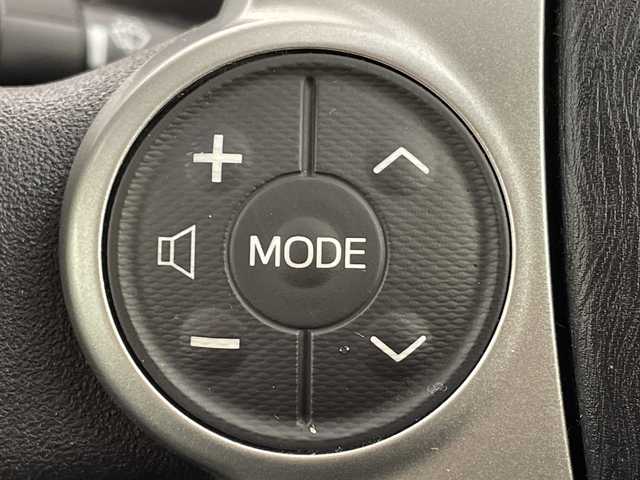 トヨタ プリウス S 大阪府 2014(平26)年 3.8万km ボルドーマイカメタリック 禁煙車/純正ナビ/　（Bluetooth/CD/DVD/ワンセグ）/バックカメラ/キセノンヘッドライト/オートライト/ステアリングリモコン/横滑り防止機能/盗難防止装置/電格ミラー/スマートキー/ETC