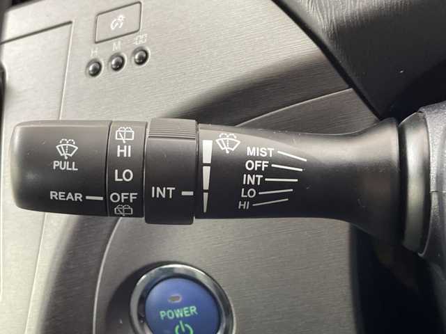 トヨタ プリウス S 大阪府 2014(平26)年 3.8万km ボルドーマイカメタリック 禁煙車/純正ナビ/　（Bluetooth/CD/DVD/ワンセグ）/バックカメラ/キセノンヘッドライト/オートライト/ステアリングリモコン/横滑り防止機能/盗難防止装置/電格ミラー/スマートキー/ETC