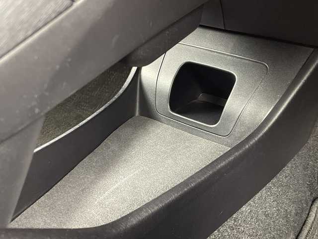 トヨタ プリウス S 大阪府 2014(平26)年 3.8万km ボルドーマイカメタリック 禁煙車/純正ナビ/　（Bluetooth/CD/DVD/ワンセグ）/バックカメラ/キセノンヘッドライト/オートライト/ステアリングリモコン/横滑り防止機能/盗難防止装置/電格ミラー/スマートキー/ETC