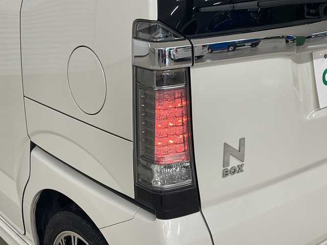 ホンダ Ｎ ＢＯＸ カスタム G ターボ Lパッケージ 熊本県 2015(平27)年 6.7万km プレミアムホワイトパールⅡ MITSUBISHI製メモリナビ/オートライト/ECONスイッチ/パドルシフト/純正フロアマット/ドアバイザー/CTBA/ドアロック連動ミラー/ステアリングスイッチ/ETC/両側パワースライドドア/革巻きステアリング