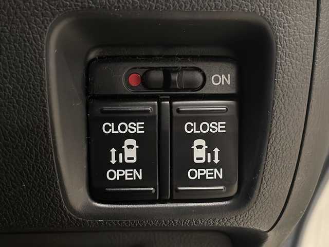ホンダ Ｎ ＢＯＸ カスタム G ターボ Lパッケージ 熊本県 2015(平27)年 6.7万km プレミアムホワイトパールⅡ MITSUBISHI製メモリナビ/オートライト/ECONスイッチ/パドルシフト/純正フロアマット/ドアバイザー/CTBA/ドアロック連動ミラー/ステアリングスイッチ/ETC/両側パワースライドドア/革巻きステアリング