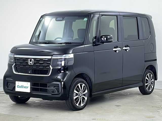 ホンダ Ｎ ＢＯＸ カスタム 道央・札幌 2024(令6)年 1.1万km クリスタルブラックパール ・4WD/・社外ナビ＆CD＆DVD＆BT＆SD/・バックカメラ/・左パワースライドドア/・スマートキー/・ドアミラーヒーター/・前席シートヒーター/・ホンダセンシング/・衝突軽減ブレーキ/・ACC先行車検知/・先行車発進お知らせ/・レーンキープアシスト/・路外逸脱抑制機能/・リアパーキングセンサー/・LEDヘッドライト/・オートマチックハイビーム