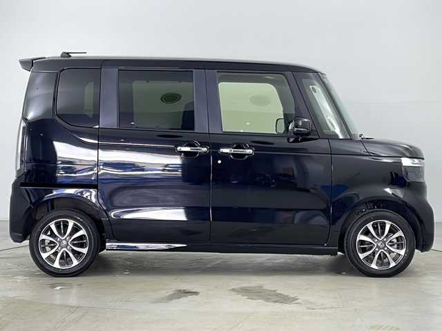 ホンダ Ｎ ＢＯＸ カスタム 道央・札幌 2024(令6)年 1.1万km クリスタルブラックパール ・4WD/・社外ナビ＆CD＆DVD＆BT＆SD/・バックカメラ/・左パワースライドドア/・スマートキー/・ドアミラーヒーター/・前席シートヒーター/・ホンダセンシング/・衝突軽減ブレーキ/・ACC先行車検知/・先行車発進お知らせ/・レーンキープアシスト/・路外逸脱抑制機能/・リアパーキングセンサー/・LEDヘッドライト/・オートマチックハイビーム